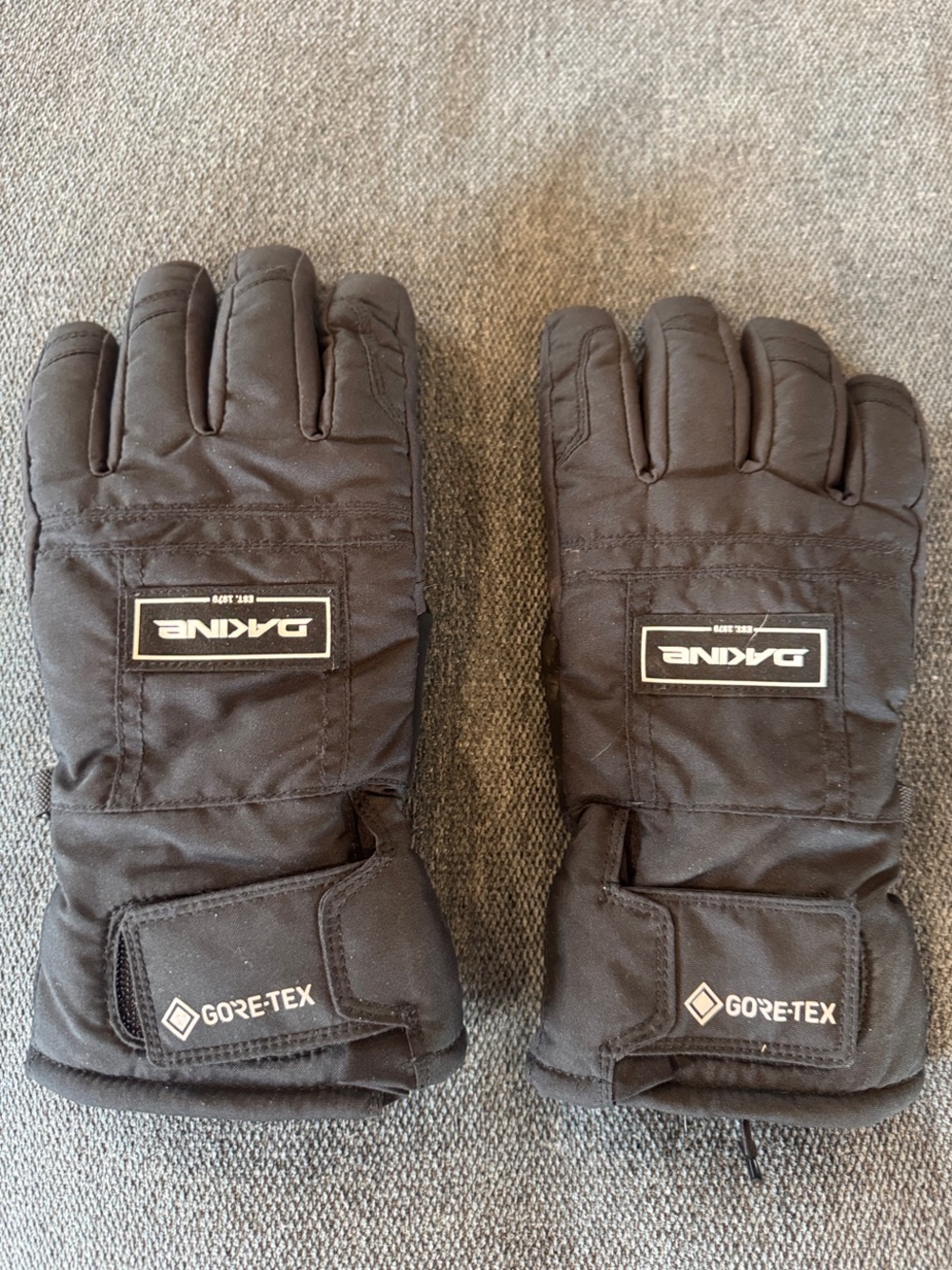 Dakine Black GORE-TEX Insulated Winter Gloves- great used condition
